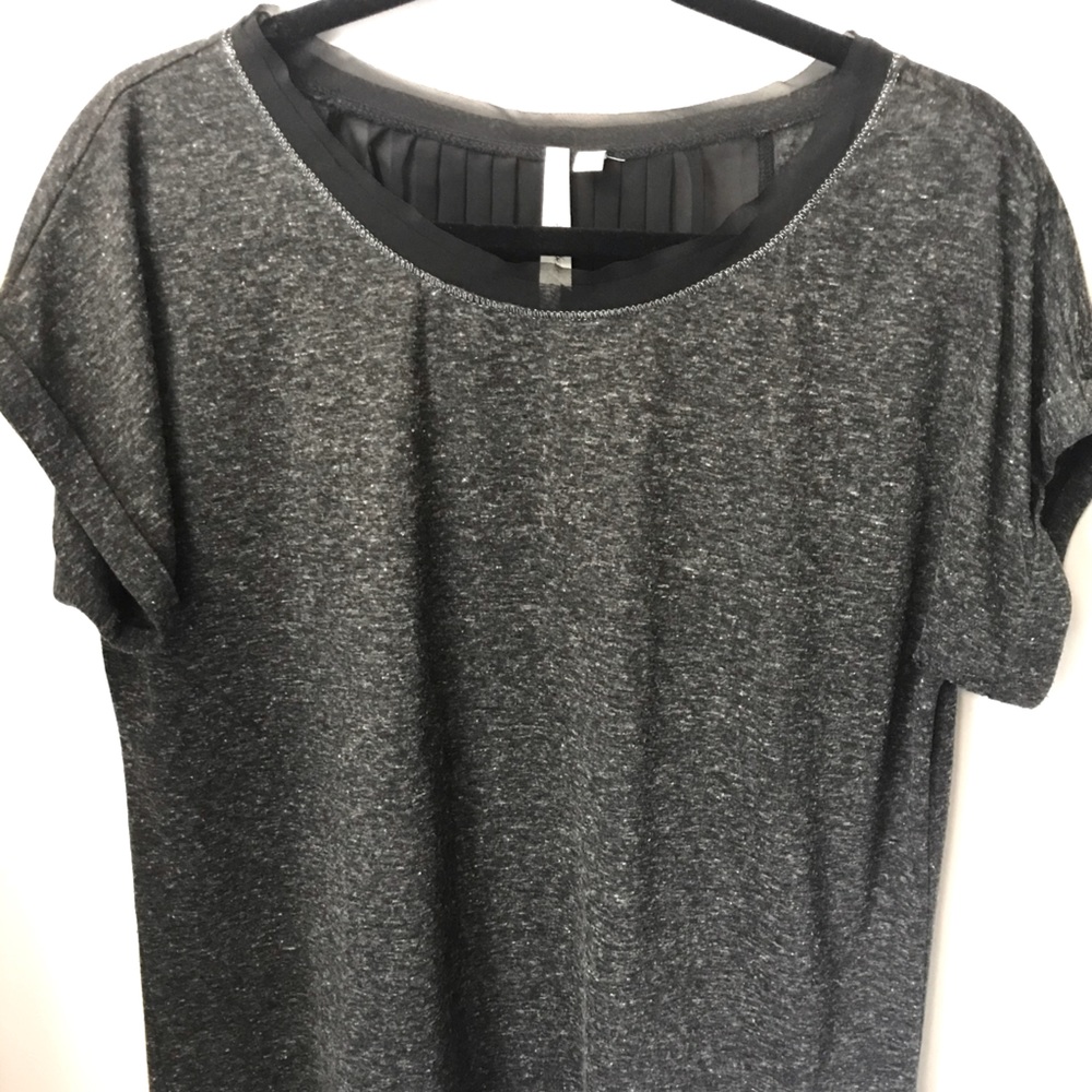 Bellatrix gray and black t-shirt - size medium